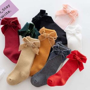 Barn Socks Baby Summer Clothing Toddlers Girls Big Bow Knee High Long Soft Moft Cotton Sock Bowknot Christmas Många färg 230818