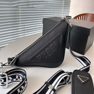 Luxury Designer Handväska Nylon Messenger Bag Classic Three Piece Suit Shoulett Wallet Fashion Retro Messenger Wholesale Price Man Camera Bag Läder WXZ 23899