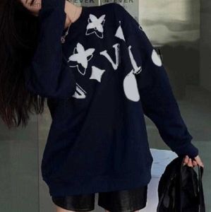 女性のセーターは今春と秋のデザイナートップの女性セーターネットワークレッドと同じトレンディなクルーネックの豪華なファッションジャッカースウェットZ230819