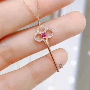 قلادة مصممة ماركة Pink Diamond Key Necklace 925 Sterling Silver Placed 18K Rose Gold Home Home Chain Female