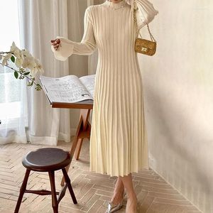 Sukienki swobodne Kobiety z dzianiny. Jesień zima 2023 Elegancka elegancka płatka rękaw z koreańskiego stylu imprezowy Sweter Kobiet Kobiet