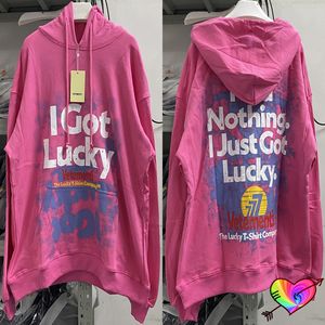 Męskie bluzy bluzy 2023FW w trudnej sytuacji graficznej Vetements Mężczyzn Mężczyzn Kobiety 1 Pink The Lucky Blury Wash VTM Ogabersowane pulovery 230818