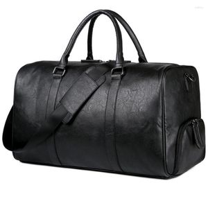 Duffel Bags Men Viagem de negócios Bola grande bolsa de couro PU de textura machos Treinamento de esportes masculinos de grande capacidade Crossbody Crossbody