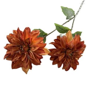 Dekoratif çiçekler bir ipek Dahlia çiçek şubesi iki kafa simülasyonu Aztek gövdesi düğün merkez parçaları için çiçek dekorasyonu
