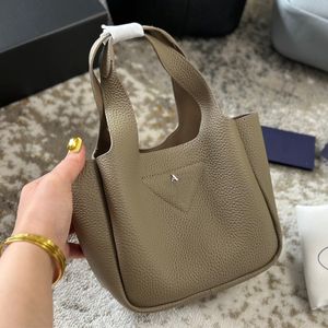 Quality Handbags Bucket Bags Purse Women Satchel mini Handle Totes Bag camel ShoulderBags Soft Leather Fashion Makeup bag Magnetic buckle layer 18*15cm