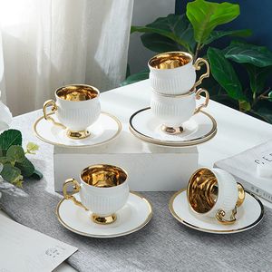 Muggar Creative Bone China Cup och Saucer Set French Afternoon Tea Gold Plated Coffee Sets Modern Home Living Room Desktop Cups 230818