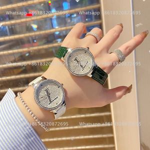 Moda Full Brand Wrist Watches Women Ladies Girl Diamond Big Letters Style Style Luxury Leather Strap Quartz Clock L86