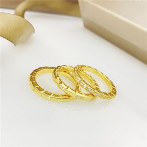 Anéis de banda anel de cobra com diamantes titânio aço homens mulheres letras ouro rosa designer luxo presente namorada jóias de casamento não desbotam