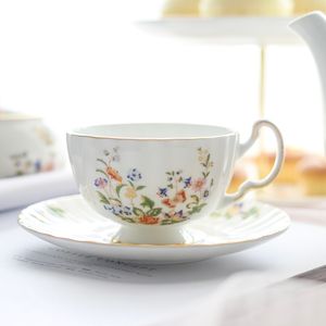 Tassen Tee Tasse Set Bone China Kaffeecup Untertassen Snack Schale Blumen Teetasse Nachmittag Tea Coffee Coffee Office Getränke versorgen 230818