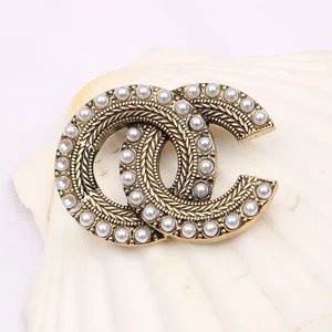 9016 Fashion Pearl Broche Roche