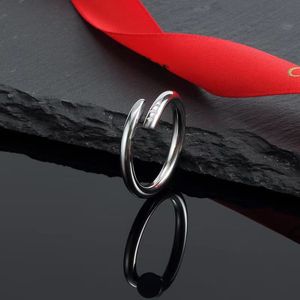 2023 Designerskie pierścienie pierścieniowe dla kobiet złoty pierścień pierścień męski pierścień paznokci Pierścień ze stali nierdzewnej Połączone złote pierścionki zaręczynowe pierścień moissanite