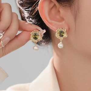 Netizen Light Luxury Style Ny stiluppsättning med Zircon Pearl Earrings Högkvalitativ och temperamentörhängen mode mångsidiga kvinnors örhängen 233