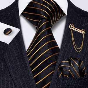 Hals Bindungen Gold gestreifte schwarze Krawatte Brosche 100% Seiden Krawatte Set Taschentuch Cufflink Mode Krawatte für Männer Hochzeit Barry.Wang GS-5218 230818