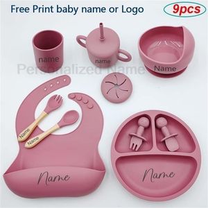 Koppar rätter redskap 9 st baby silikon matning sätter sug kopp skål barn sked gaffel mellanmål personligt namn baby s bordsartiklar l230818