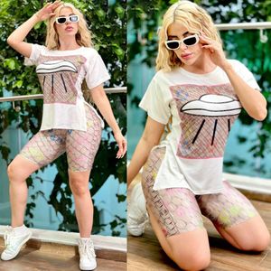 Lettera di abbigliamento designer femminile Stampa pantaloni a due pezzi T-shirt casual e fondo set di abiti giornalieri per binario