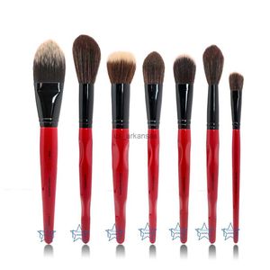 Pincéis de maquiagem Brush de escova de pó Fundação Buscing rush rush clássico corpora vermelha curva plástico alça longa pincel de maquiagem Brush HKD230821