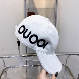 Casual Ball Caps Fashionable Simple White Hat with Love Sign Classic Design for Man Woman Breathable Fabric Cap Top Quality270P