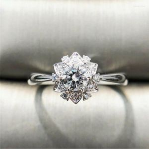 Cluster Rings Fashion Female Jewelry Silver Color Flower Snowflake Round Zircon Crystal For Women Promise Wedding Party