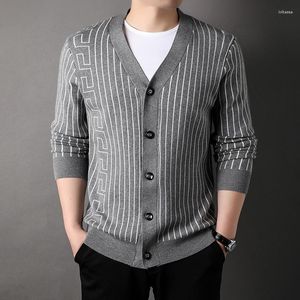 Herrtröjor Autumn V-Neck Knit Cardigan Trend Vertical Striped Casual Top Fashion Great Wall Print tröja Päls/ mens