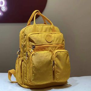 Bolsas escolares 2023 Moda Mulher Backpack Nylon à prova d'água Manunha macia Lapto de viagem Multi Pocket Zipper Laptop 230821