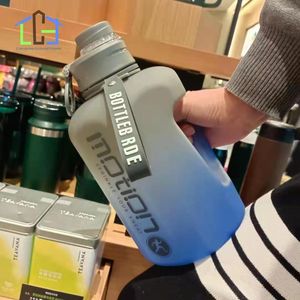 Butelki z wodą dużą pojemność butelka fitness ze skalą gradient podróżny na zewnątrz plastikowe przenośne wielokrotnego użytku wielokrotnego użytku