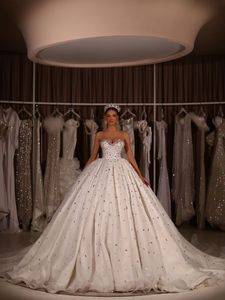 2023 Luxury Arabic Ball Gown Wedding Dresses Sweetheart Sleeveless Silver Crystal Beaded Plus Size Formal Bridal Gowns Sweep Train