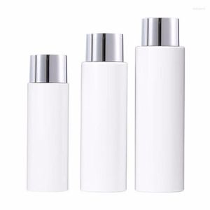 Bottiglie di stoccaggio Cosmetico Pestro in plastica bianca Coperchio argento lucido con tappo interno 100 ml 150 ml 200 ml shampoo da imballaggio da imballaggio 20 pezzi