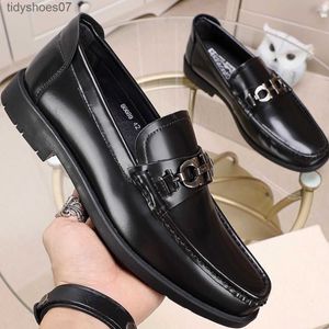 Leather shoes for men European style horse buckle square head thick sole high casual metal buckle Feragamos business Slip-on shoe shoes