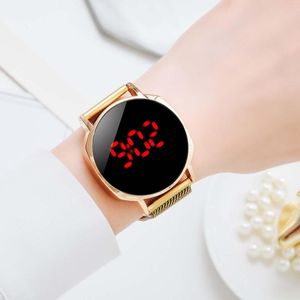 Armbandsur lyxigt nätbälte titta på damer elektroniska skärm smycken gåva stora vattentäta digitala handledsklockor relojes