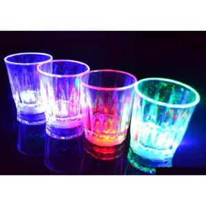 Copos de vinho LED LED Plashing Copo brilhante Líquido Líquido Ativado Cerveja de vidro de vidro caneca luminosa bar Drink Decoração de Natal D Otwvu