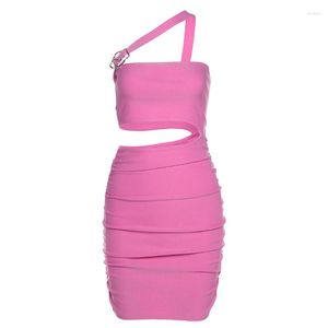 カジュアルドレス女性ピンクの高さのウエストスカート若い女の子ソリッドカラーファッションホロースロープショルダードレスセクシーなバックレス