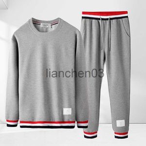 Tute da uomo ropa uomo abbigliamento abito con cappuccio coreano maschile designer abiti da 2 pezzi set di passi nuovo primavera 2023 Felpa autunnale e pantaloni Abito J230821