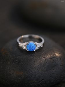 Klusterringar 2023 Europeiska och amerikanska S925 Sterling Silver Natural Blue Opal Ring Fashion Versatile Exquisite for Women