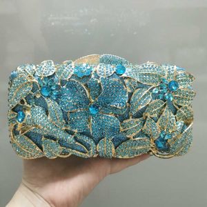 Kvällspåsar Xiyuan Hollow Out Women Flower Evening Bags Crystal Clutch Wedding Stone Handväska och handväska Bridal Party Dinner Minaudiere Bag HKD230821