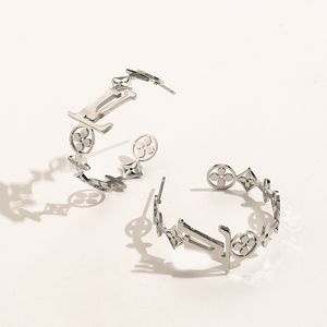 Brand Hoop Coldings Designer V Letters Studs Canring Łańcuch geometryczny słynne kobiety biżuterii 20 styl stylu