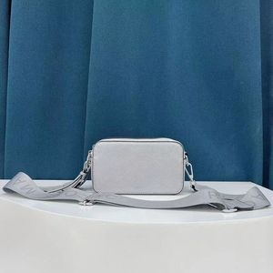 Tasarımcı Çanta Küçük Crossbody Sırt Çantası Tote Çanta Moda Kadınlar Smalle Çanta Geniş Omuz Kayışı Çok yönlü Çiçek Omuzları Çanta Zinciri Eşekçi Siyah Crossbody