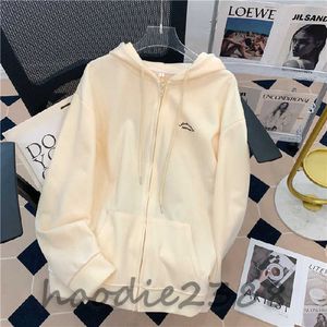 Beige hoodie , long sleeves Five color schemes are available Women's hoodie Women's early fall loose zip-up cardigan coat Trim tail