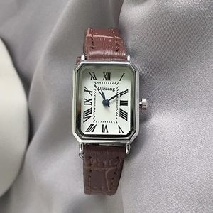 Zegarek na rękę Whating z rzymskimi cyframi prostokątny kwarc zegarki Panie Pobierze czarny biały zegar kobieta vintage na rękę