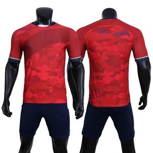 Utomhus Tshirts Red Soccer Jersey sätter män Sportkläder snabbt torrt 100%POLYTER Sporttyg Fotbolluniformer 230821