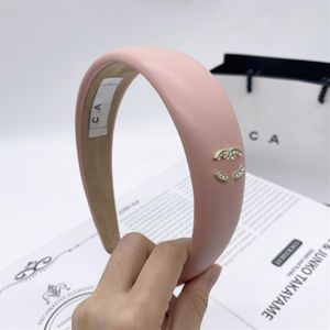 High Sense Designer Head Hoop Fashion Satin Headband Women Simple and Elegant Go Out Hairpin Versatile Multicolor Hair Accessories280d