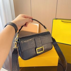 أكياس مصممة جديدة لـ SS2 Baguette Bag 5A حقائب مصممة للسيدات أكياس الكتف