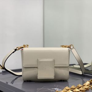Designer Flap Bag com Hardware de Ouro Luxo Mulheres Ombro Bolsa De Couro Preto Bezerro Pequena Bolsa Studs Cadeia Pequena Bolsa Com Caixa