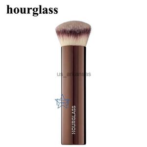 Makeup Brushes Hourglas Semless Finish Foundation Brush Angled Foundation Makeup Brush Face Foundation Liquid Cream Buffing Makeup Tool HKD230821