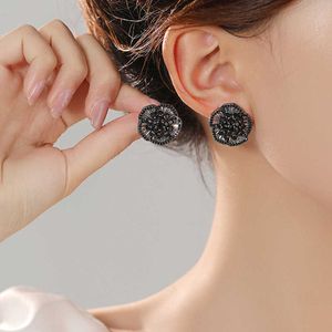 Ny svart kamelia blomma mikro inlagd zirkonörhängen för kvinnor med högkvalitativ liten och lyxig örhängen elegant stil och kändisörhängen