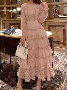 Casual Dresses Runway French Vintage Floral Embroidery Sweet Cake Dress Female O-Neck High Waist Mesh Patchwork Elegant Party Vestido