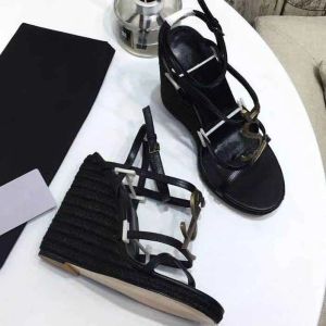 Tasarımcı Sandal Cassandra Heel Kadın Kama Espadriller Siyah Beyaz Sandalet Patent Deri Kayış ve Kama Platformu Yüksek Topuklu Toka Gelinlik Ayakkabı 35-43