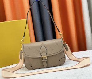 Mulheres bolsas de ombro luxo Diane bolsas em relevo flores carta Empreinte crossbody saco de couro de alta qualidade senhoras bolsa axilas bolsas de moda