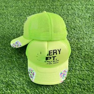 Fashion Designer Fluorescent Green Ball Caps Casual Letter Curved Brim Baseball Cap Fashion Letters Graffiti Hat2845