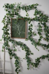 Sztuczna zielona zielona sztuczna eukaliptus Garland Silk Winesy Fałszywe bluszczowe rośliny pnącze wieniec do ściennej w ogrodzie Wedding Party Home Decor 230822