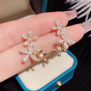 Stud Earrings 2023 Fashion Trend Unique Design Elegant Delicate Zircon Pearl Flower Women Jewelry Wedding Party Gifts Wholesale